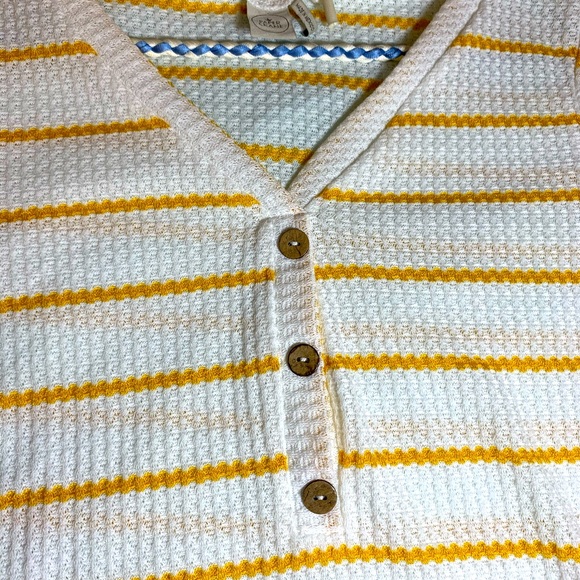 Paper Crane striped top 💛🤍 - Picture 2 of 3